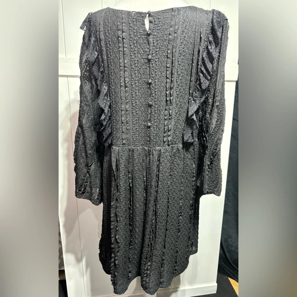 New POL black lace dress - Picture 4 of 8